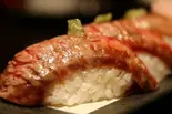 和牛炙りにぎり 4カン（肉ドコロ せい吾）