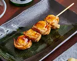 築地のほたて串 1串(築地ダイニング 金のうなぎ 上野毛店)