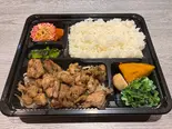 炭火焼き鶏塩弁当（肉酒場にゃぶ）