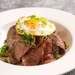 牛赤身肉の焼肉丼(【肉とイタリアン】 テラス TERRE-á-S)