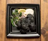 【dish】ソイミート黒唐揚げ Soy Meat Fried Black Chicken（ヘルシー野菜とヴィーガンDELIのお弁当【aux DELI】）