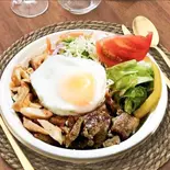 ビーフ＆チキンケバブドンと卵 Beef＆ chicken kebab don with egg（EFLIF KEBAB 白楽店）