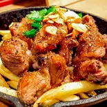 リブコロステーキ（豚農家直営肉バル BooBooキッチン）