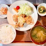 さっぱりうまうま！ねぎ塩麹のから揚げ定食[副菜2品付き]（ギャラリー食堂hug）