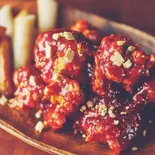 チキン【大辛ヤンニョム 】「骨無し」大根ピクルス・お餅・ポテト付きHOT YANGNYEOM（ゼネラルクック・ディベンレストラン）