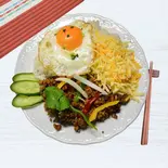 チーズ入りガパオライス Gapao Rice with Cheese（シンのカウマンガイ中延支店）