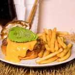 KAKUMEIアボカドチーズ(KAKUMEI burger & cafe)