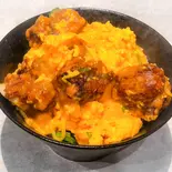 ふわとろ唐揚げの卵とじ丼（からあげ専門店 鶏っ子）