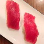 マグロ Maguro (Tuna)（立ち食い寿司 すし幸）