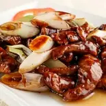 牛肉と長ネギの炒め(中華料理錦楽軒)