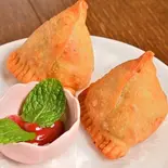 サモサ samosa 2p(インドネパール料理ROYAL EVEREST CAFE&BAR)