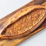 挽肉のピザ Kiymali Pide（ハッピーケバブ東川口店）
