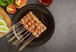 イカ団子串(二本入り)（台湾唐揚げ ジーパイ先生  上野店Taiwanese Fried Chicken FAST FOOD）