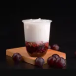 巨峰 ぶどうミルクラテ葡萄牛奶（茶々真珠ミルクティー）