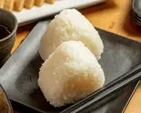塩むすび（釜焼鳥本舗おやひなや梅田阪急東通り店）