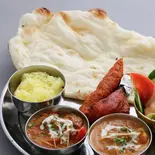 【大人気】ダブルカレー&チキンセット/Curry Set C(ASIAN DINING SAINO)