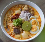 ココナッツラーメン/အုန်းနို့ခေါက်ဆွဲ（SHWE KA TAW ASIAN RESTAURANT）