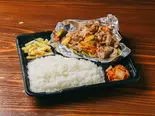 太昌園のキムチを使用した豚キムチ弁当（立飲みカドクラ）