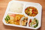 パッタイとパッポンカリーと生春巻きのセット(D)（タイ料理 ウライワン）