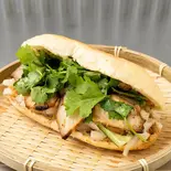 バインミーティットパテ Bánh mì thit pa tê（バインミーバーバー）