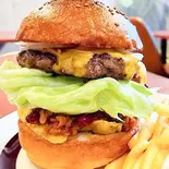 チリチーズバーガー（MIND CAFE ＆ GREEN）