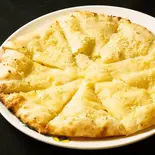 チーズガーリックナン Cheese Garlic naan(インド料理&本格カレー ドールパタン DHORPATAN 西大井店)