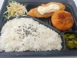 白身魚フライ・濃厚ホタテクリームコロッケ弁当(摂津ふれあい弁当)