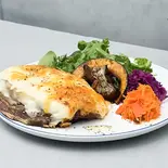 トリュフオイルときのこのクロックムッシュプレート Mushroom croque monsleur plate（bego オープンサンド＆カフェ ヴィーガン対応）