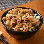 悪魔ピリ辛！ガーリックスタミナMAXのメガ豚丼！(お肉200g)（オーシャンダイニング池袋店）