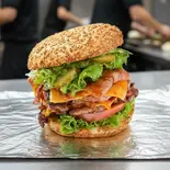 ホームタウンデラックス / HOMETOWN DX（JACKS BURGER SHOP SUITA）