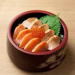 炙りサーモンとサーモンいくら丼(レギュラーサイズ)（【元祖】でか盛り海鮮問屋 すすきの店）