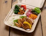 【Bento】レモンバターポークBOX Lemon Butter Pork Box（ヘルシー野菜とヴィーガンDELIのお弁当【aux DELI】）