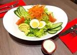 Ensalada Clásica/ミックスサラダ(レタス・キュウリ・トマト・ニンジン・アボカド・ オリジナルドレッシング)（Lima Grill ペルー料理）