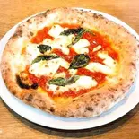 マルゲリータブッファラPizza Sサイズ（ヴィノテカ・メッシーナ）