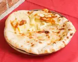 チーズナン Cheese Naan Bread(インドカレーダルビッシュ)