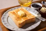 【超絶品】newe悪魔のトースト(ゼリー付)(Green Light Café 川口総本店)
