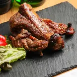 骨付き豚スペアリブ1パック Bone-In Pork Spare Ribs 1 Pack(肉料理すが本)