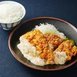チキン南蛮食べ比べ弁当【むね肉1枚、モモ肉2個】(タル1)（3年連続からあげグランプリ金賞受賞 元祖からあげの中津家 博多店）