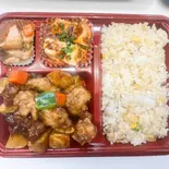 黒酢酢豚弁当:黑醋古老肉便当（四川中華料理 - 東方紅）