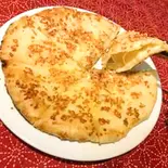 チーズガーリックナン/Cheese Garlic Nan（インド アジアンダイニング＆バー モンスーン）