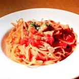ベーコンとトマトのスパゲッティ（カフェ アミューズ）