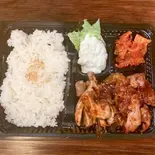 ホルモン弁当（池下ホルモンセンター）
