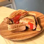 ホットサンド(チリベーコンチーズ 1辛)(h.p. cafe)