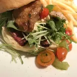 照焼チキンタルタルトマトバーガー（フレンチごはん 西麻布GINA）