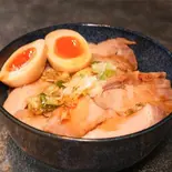 2個セットがお得！「丼一面に広がる焼き豚丼」味玉つき(^^♪（バンバン番長）