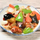 鶏肉と野菜の黒酢炒め（金壱屋）