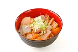 もつ煮丼(立ち呑み処やす吉 本店)