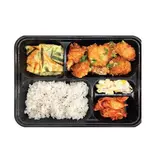 骨なしチキン弁当(おかずは日によって変わります)（韓マンナ×KAMACHICKEN）