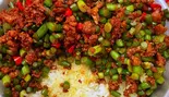 (麻辣味)にんにく芽と挽肉丼 (麻辣·蒜苔肉沫盖饭)（【丼物の王様/蘭州人の牛肉ラーメン】台湾グルメ）