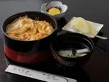 地鶏親子重(お新香付き)(鳥かど家)